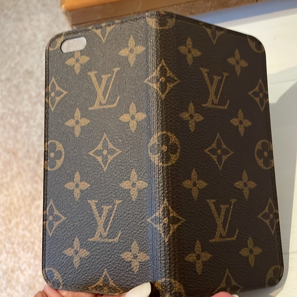 Louis Vuitton Monogram iPhone Case - Picture 9 of 9